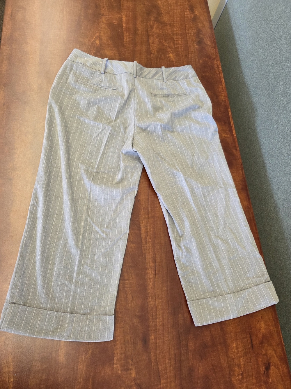 Worthington Light Gray & White Pinstripe Cropped Pants - Picture 5 of 10